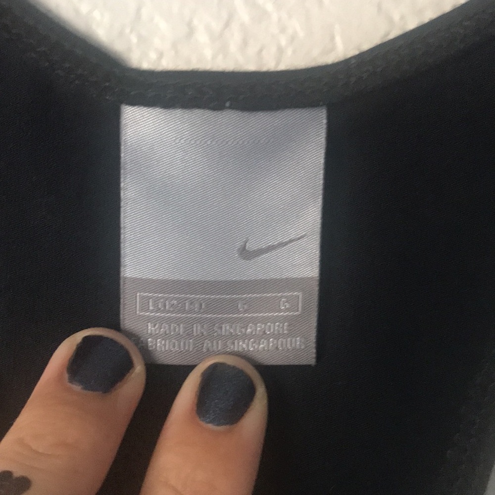 Black Nike sports bra - Picture 3 of 6